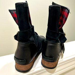 Sorel Moto Boots